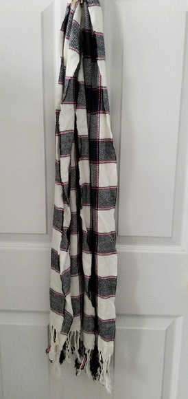 Plaid Scarf - Picture 1 of 2